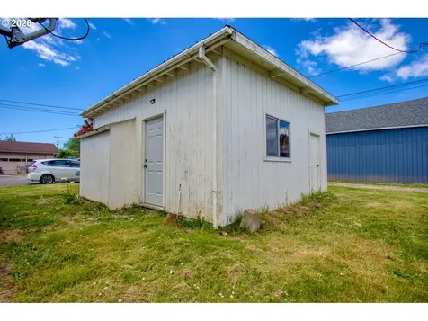 1891 Dogwood Avenue Reedsport OR 97467