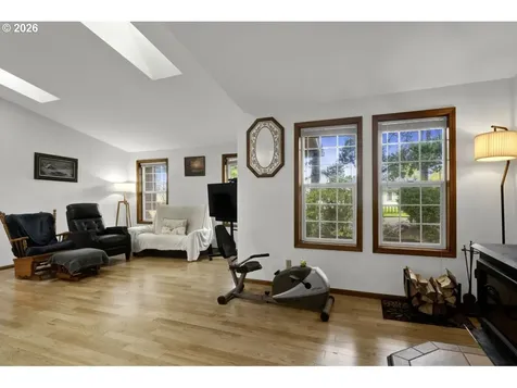1960 40th Street Florence OR 97439