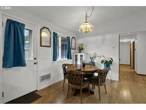1960 40th Street Florence OR 97439