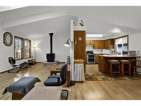 1960 40th Street Florence OR 97439