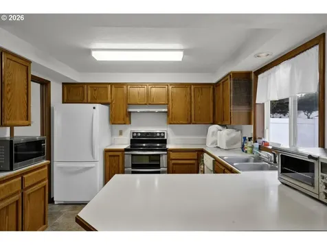 1960 40th Street Florence OR 97439