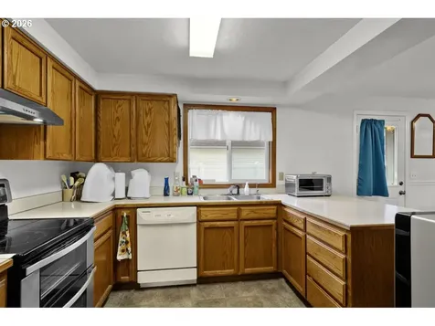 1960 40th Street Florence OR 97439