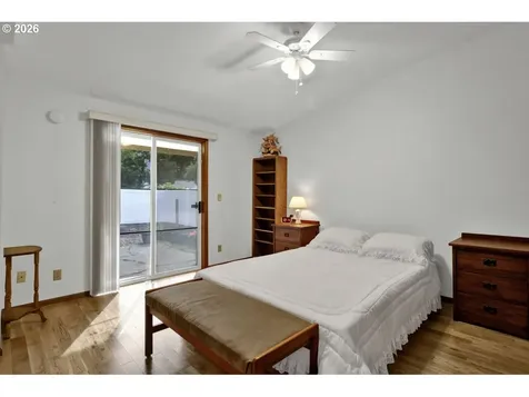 1960 40th Street Florence OR 97439