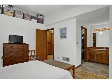 1960 40th Street Florence OR 97439