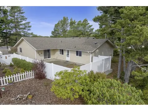 1960 40th Street Florence OR 97439