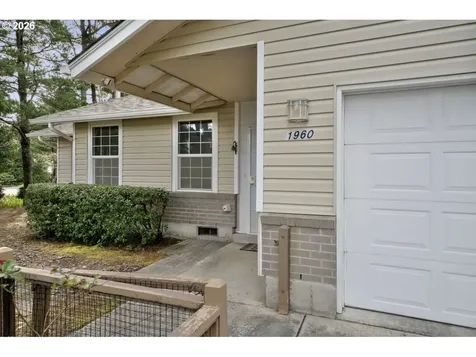 1960 40th Street Florence OR 97439