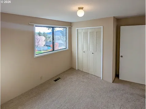 1818 NE Todd Street Roseburg OR 97470