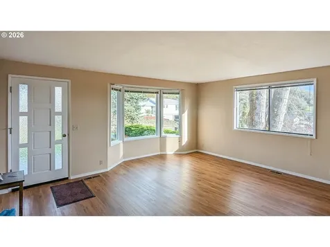 1818 NE Todd Street Roseburg OR 97470