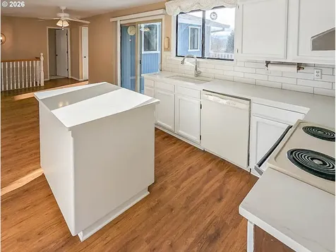 1818 NE Todd Street Roseburg OR 97470