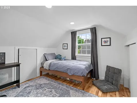 615 NE 61st Place Portland OR 97213