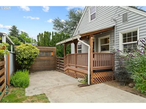 615 NE 61st Place Portland OR 97213