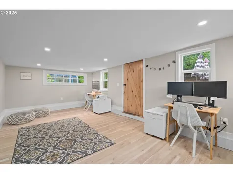 615 NE 61st Place Portland OR 97213