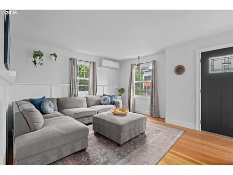 615 NE 61st Place Portland OR 97213