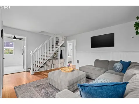 615 NE 61st Place Portland OR 97213