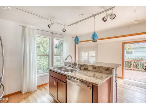 15 SW Cottage Street Newport OR 97365