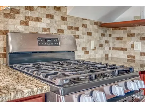 15 SW Cottage Street Newport OR 97365