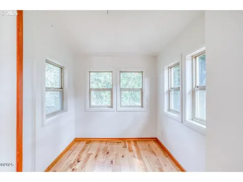 15 SW Cottage Street Newport OR 97365
