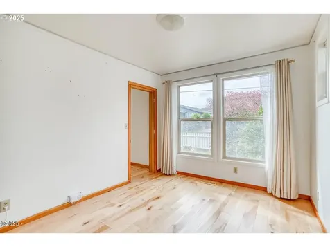 15 SW Cottage Street Newport OR 97365