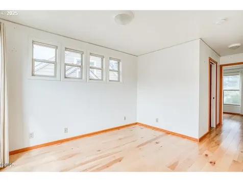 15 SW Cottage Street Newport OR 97365