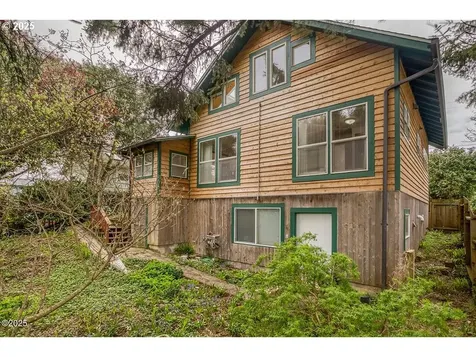 15 SW Cottage Street Newport OR 97365