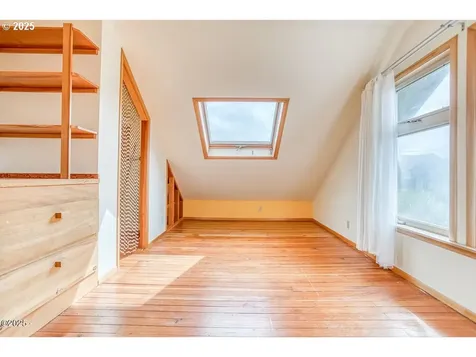 15 SW Cottage Street Newport OR 97365