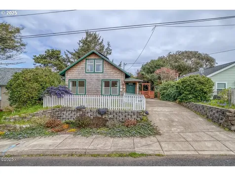 15 SW Cottage Street Newport OR 97365