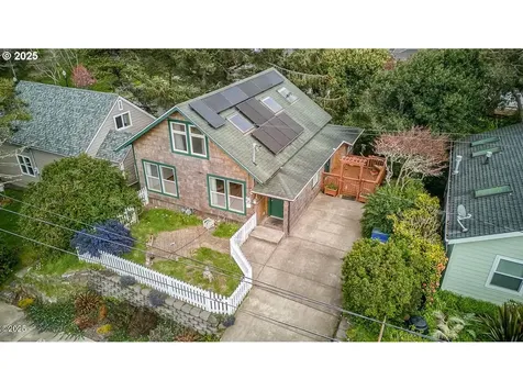 15 SW Cottage Street Newport OR 97365