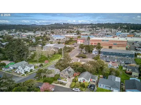 15 SW Cottage Street Newport OR 97365