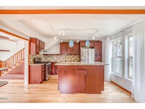 15 SW Cottage Street Newport OR 97365