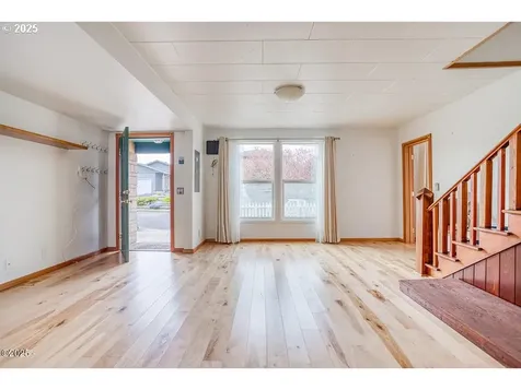 15 SW Cottage Street Newport OR 97365