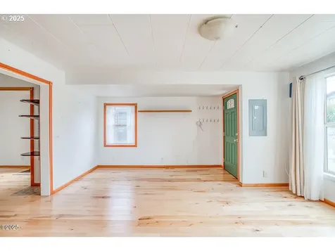 15 SW Cottage Street Newport OR 97365