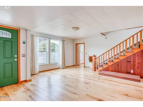 15 SW Cottage Street Newport OR 97365