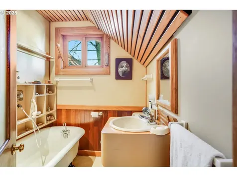 6200 NE 19th Avenue Portland OR 97211