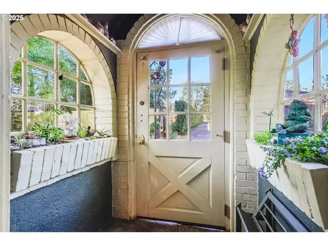 6200 NE 19th Avenue Portland OR 97211