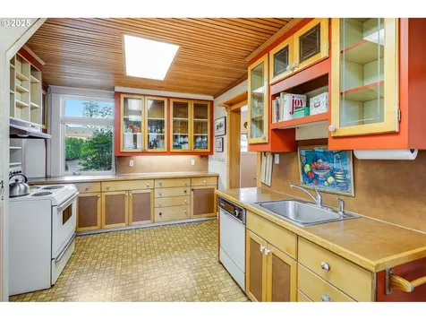 6200 NE 19th Avenue Portland OR 97211