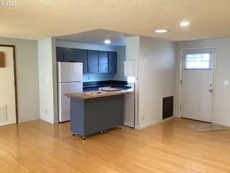 25030 Woodland Avenue Veneta OR 97487
