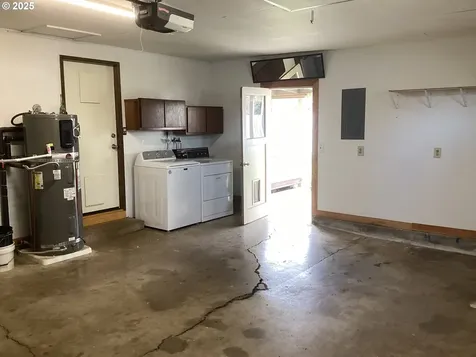 25030 Woodland Avenue Veneta OR 97487