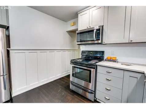 3577 SE Woodward Street Portland OR 97202