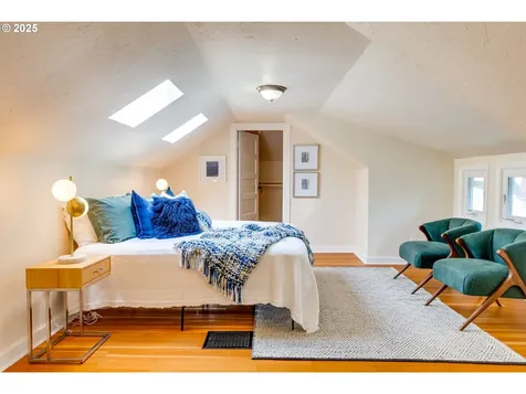 3577 SE Woodward Street Portland OR 97202