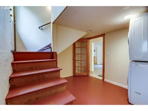 3577 SE Woodward Street Portland OR 97202