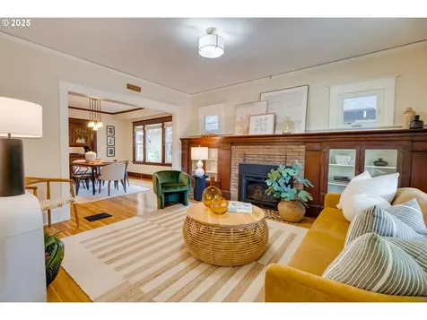 3577 SE Woodward Street Portland OR 97202