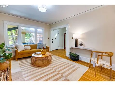 3577 SE Woodward Street Portland OR 97202