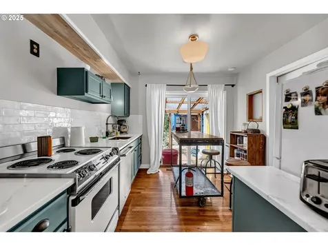 6605 SE 83rd Avenue Portland OR 97266