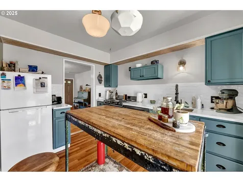 6605 SE 83rd Avenue Portland OR 97266