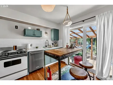 6605 SE 83rd Avenue Portland OR 97266