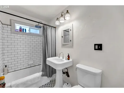 6605 SE 83rd Avenue Portland OR 97266