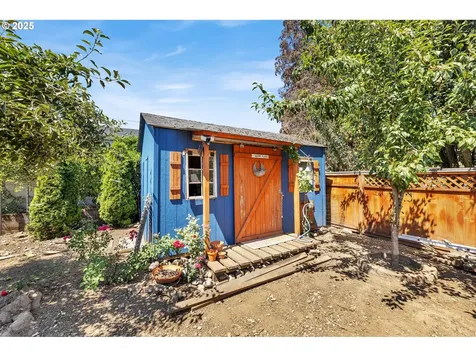 6605 SE 83rd Avenue Portland OR 97266