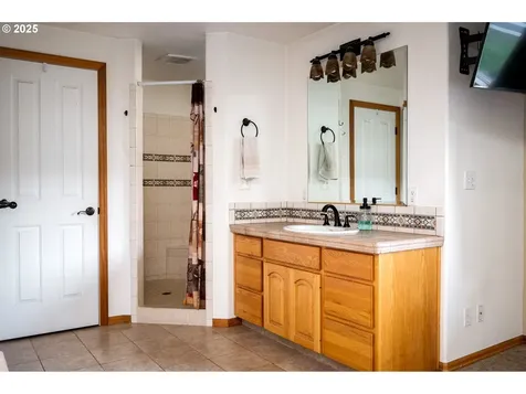 27623 Kingsley Road Scappoose OR 97056