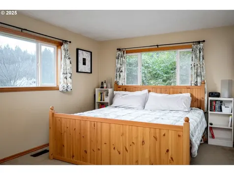 27623 Kingsley Road Scappoose OR 97056