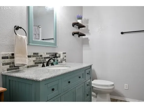 27623 Kingsley Road Scappoose OR 97056
